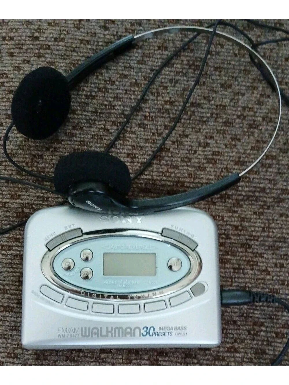 Sony Walkman WM-FX477 Mega Bass AM/FM Cassette Player With Headphones